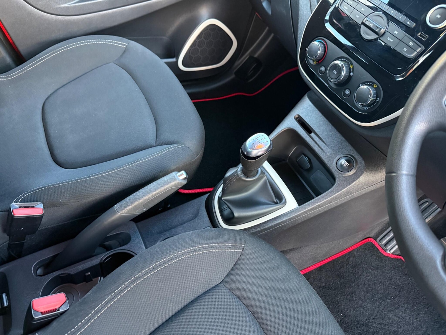 Used Renault Captur 2018 for sale - 77645763: Photo 24