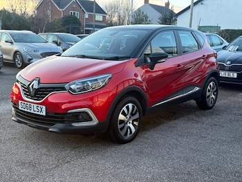 Used Renault Captur 2018 for sale - 77645763: Photo
