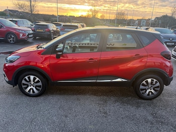 Used Renault Captur 2018 for sale - 77645763: Photo
