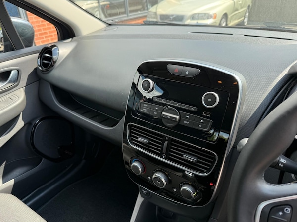 Used Renault Clio 2019 for sale - 75696939: Photo 33