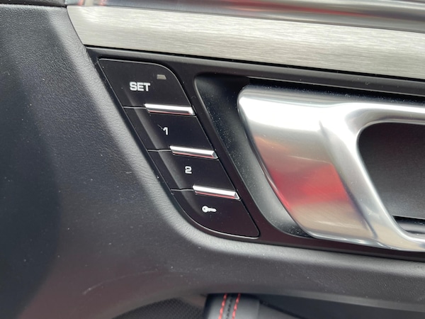 Used Porsche Macan 2020 for sale - 75669288: Photo 35