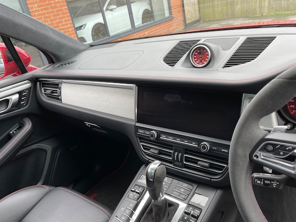 Used Porsche Macan 2020 for sale - 75669288: Photo 38
