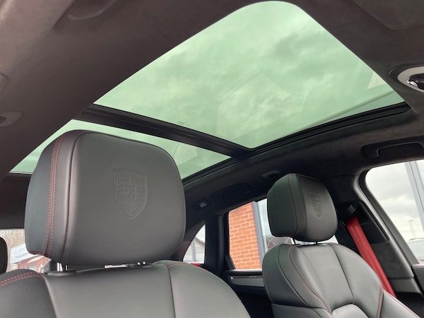 Used Porsche Macan 2020 for sale - 75669288: Photo 42