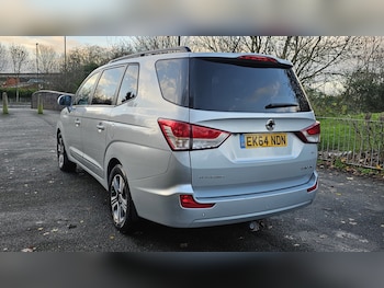 Used Ssangyong Turismo 2015 for sale - 77742723: Photo