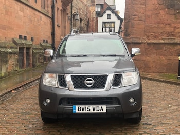 Used Nissan Navara 2015 for sale - 76763614: Photo