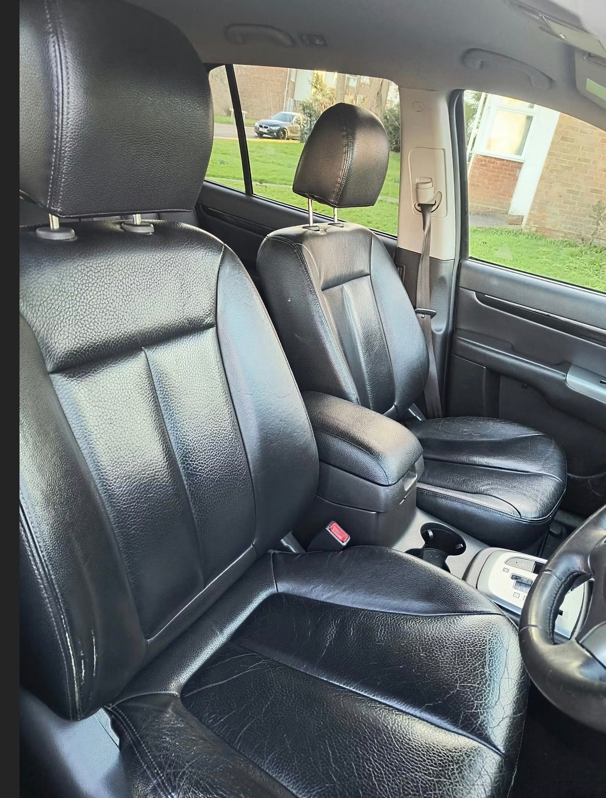 Used Hyundai Santa Fe 2011 for sale - 77162717: Photo 5