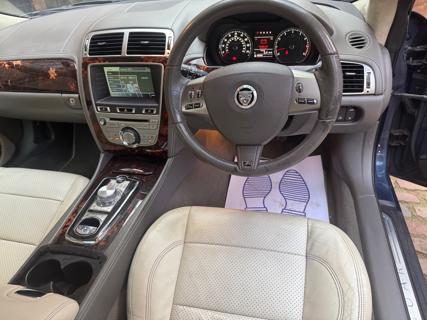 Used Jaguar XK 2011 for sale - 76918205: Photo 17