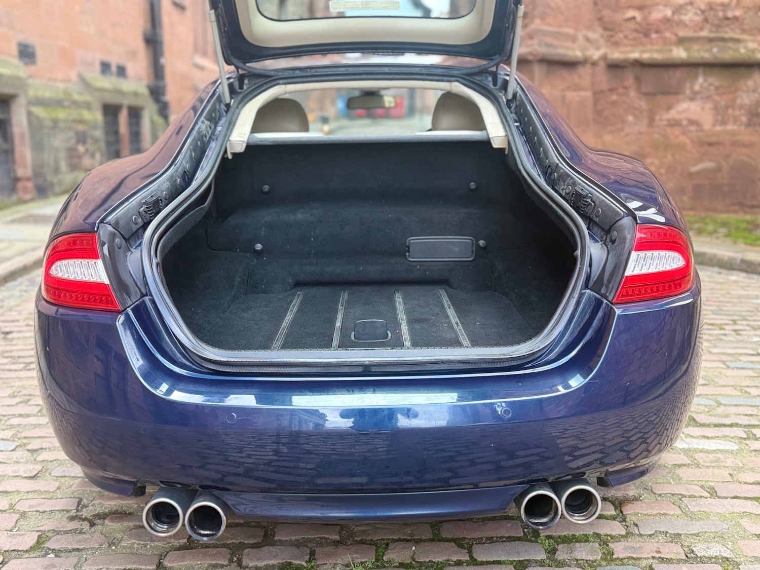 Used Jaguar XK 2011 for sale - 76918205: Photo 24