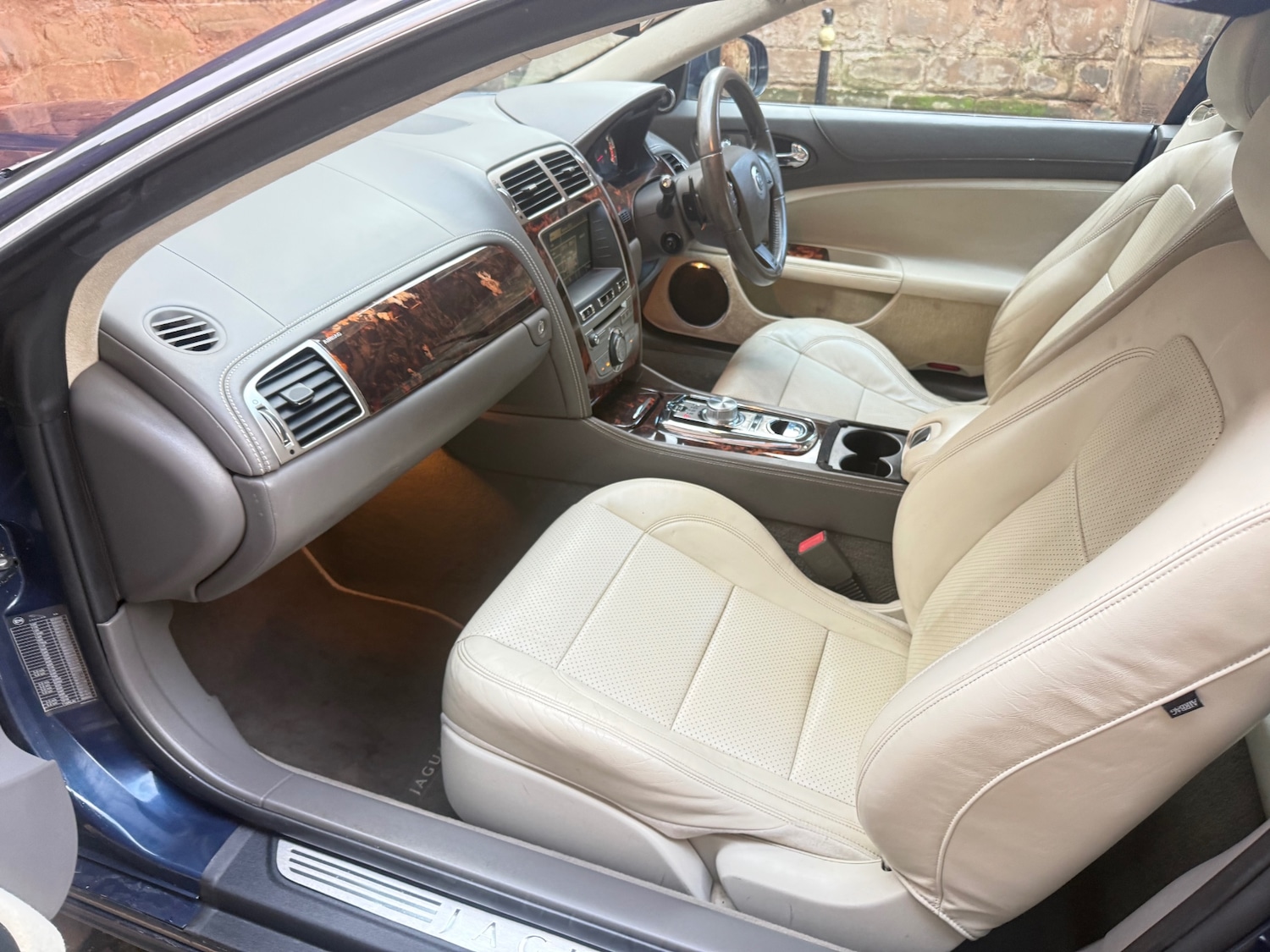 Used Jaguar XK 2011 for sale - 76918205: Photo 27