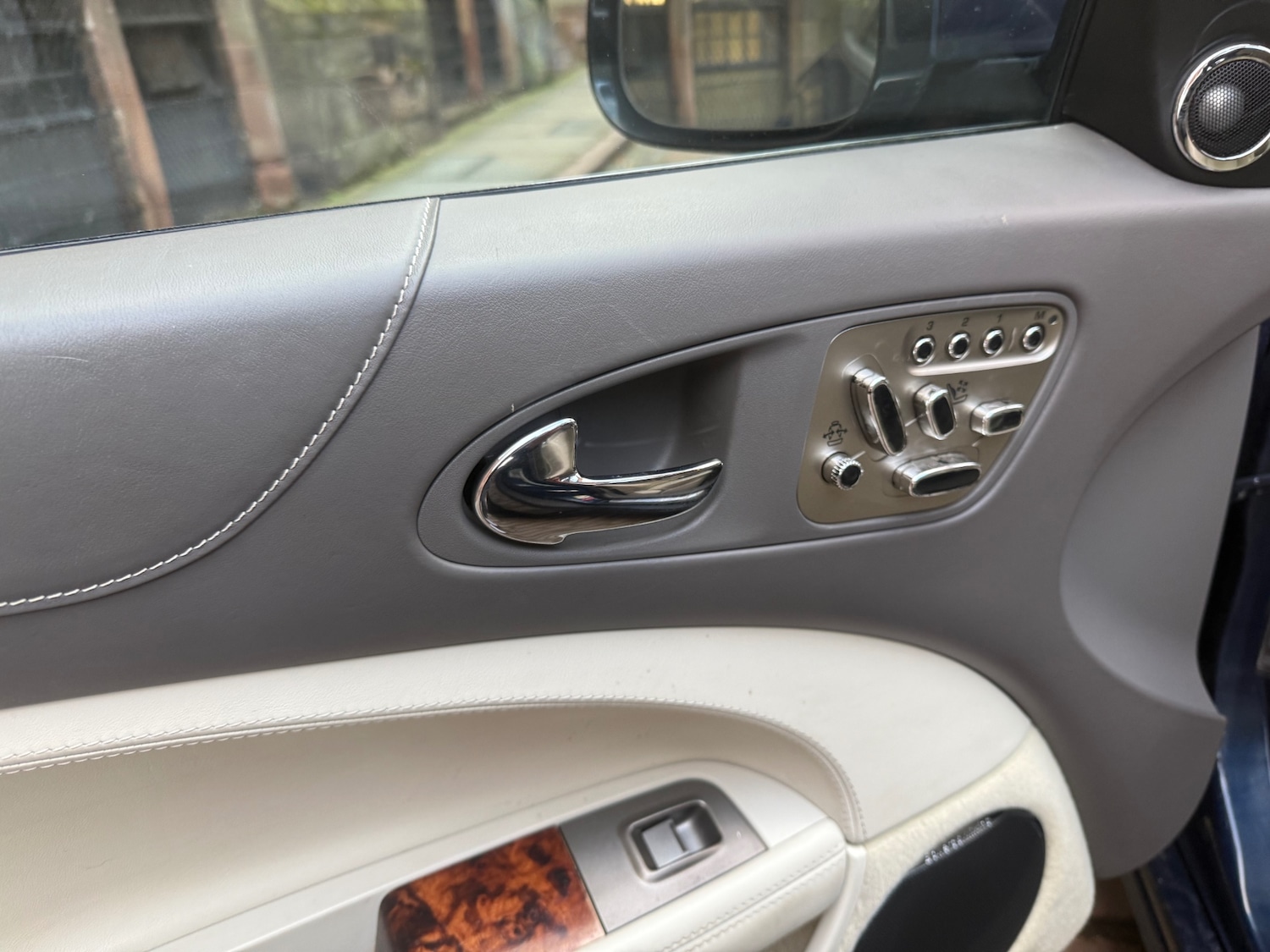 Used Jaguar XK 2011 for sale - 76918205: Photo 28