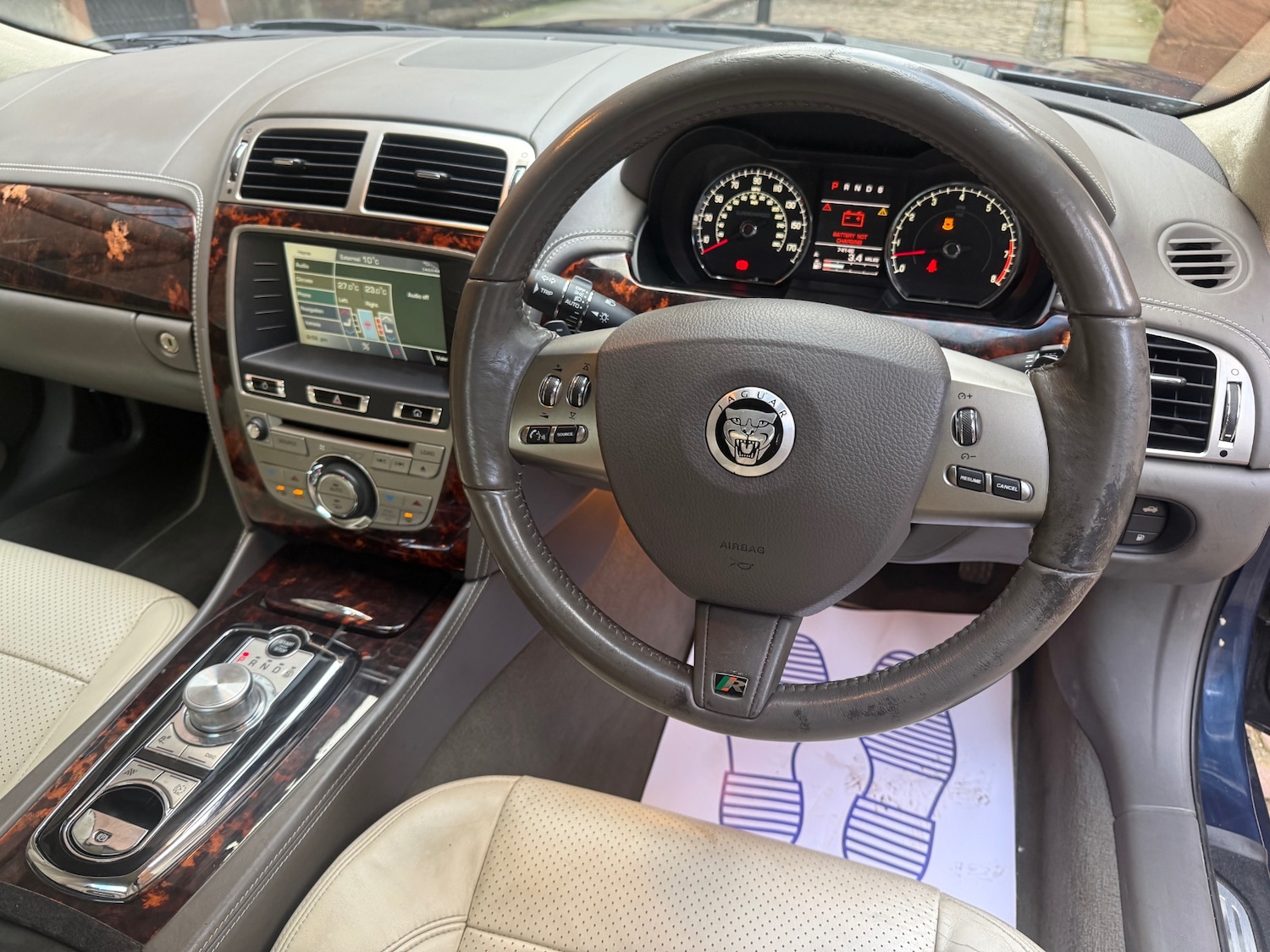 Used Jaguar XK 2011 for sale - 76918205: Photo 6