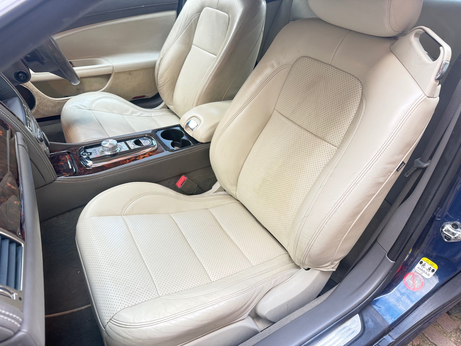 Used Jaguar XK 2011 for sale - 76918205: Photo 7