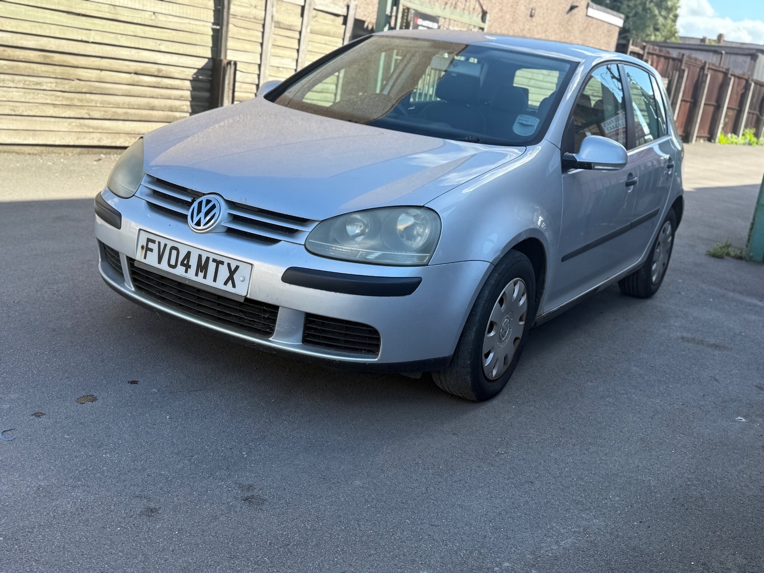 Used Volkswagen Golf 2004 for sale - 77044771: Photo 3