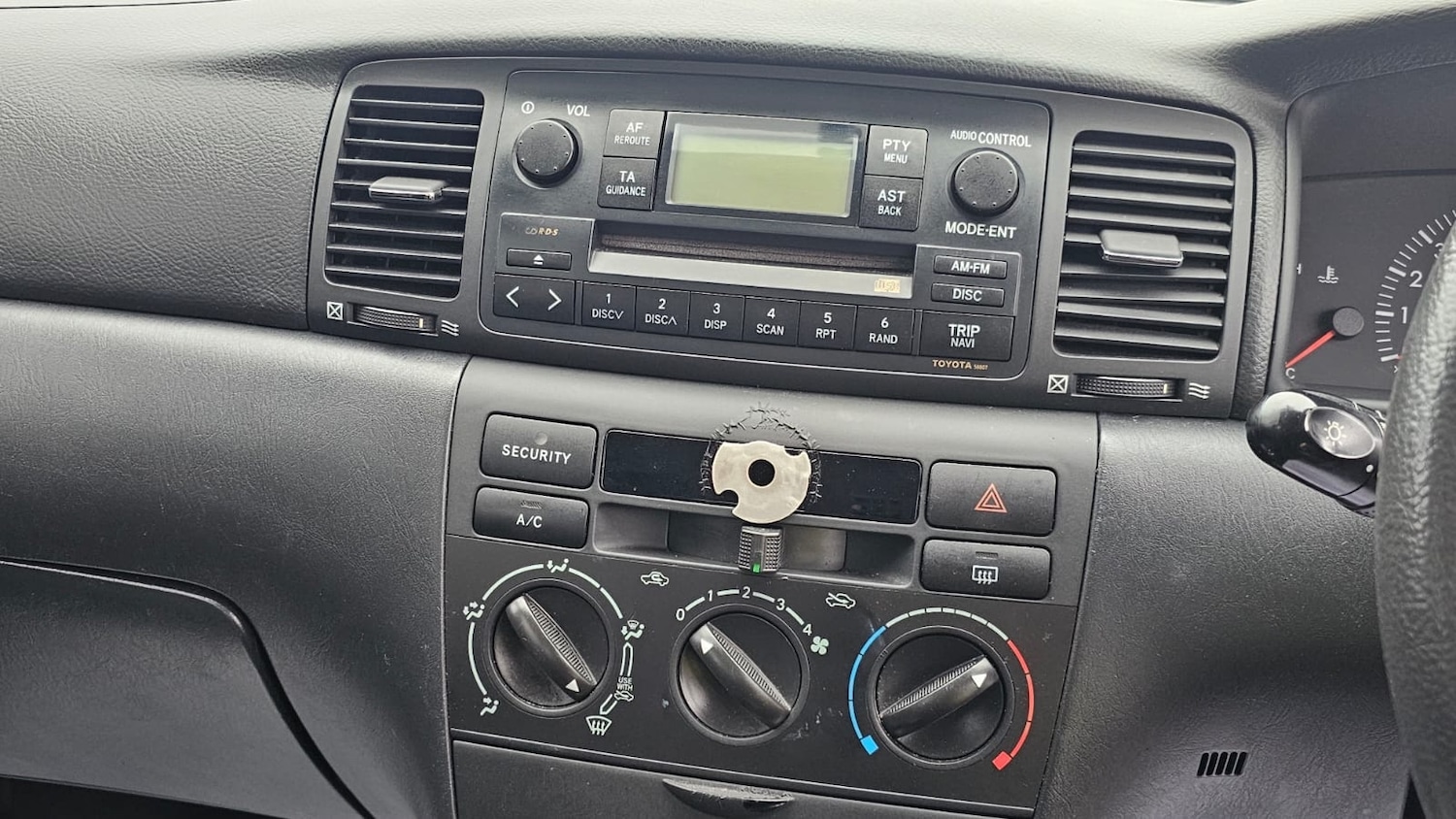 Used Toyota Corolla 2003 for sale - 76746257: Photo 12