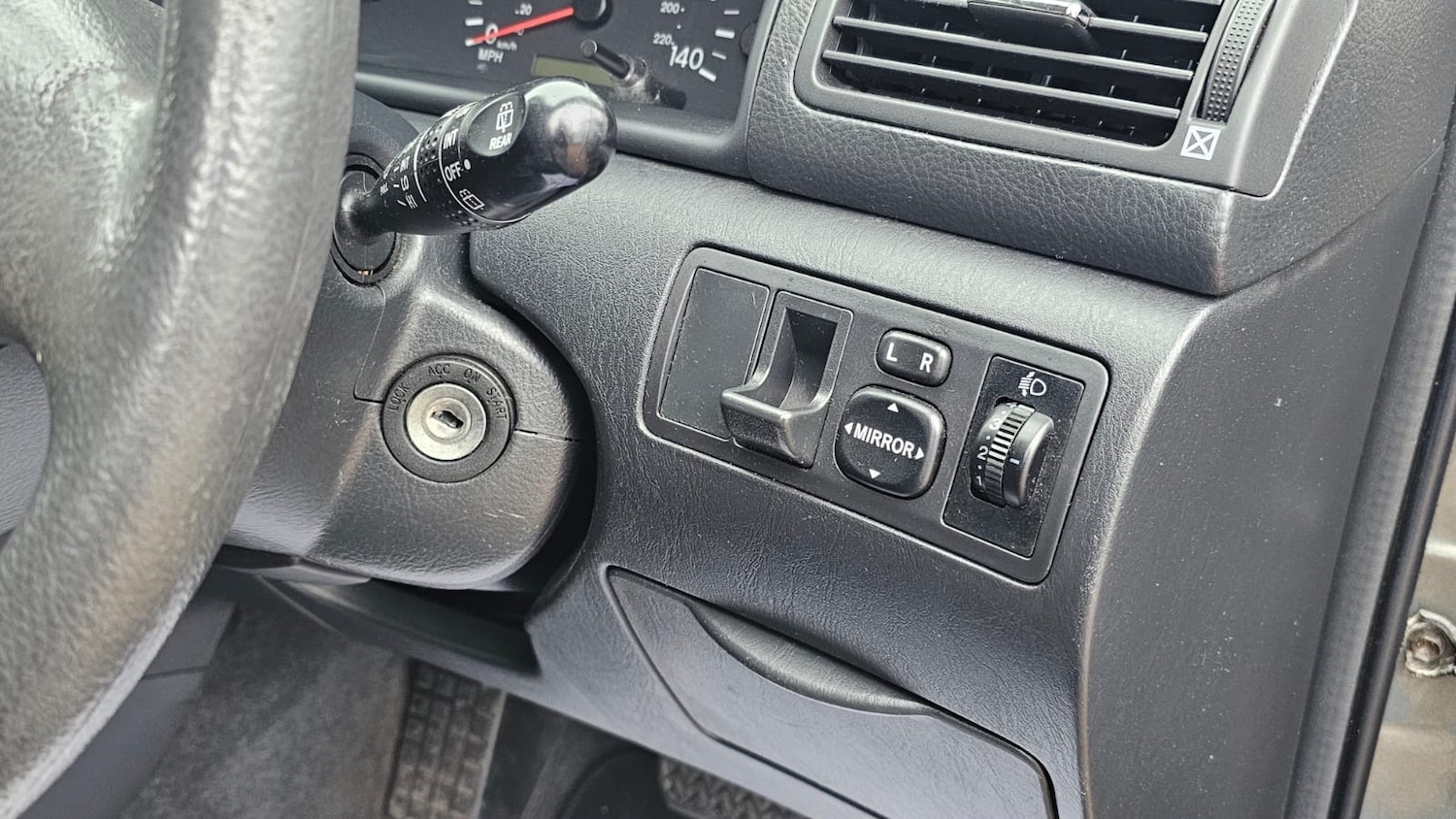 Used Toyota Corolla 2003 for sale - 76746257: Photo 32