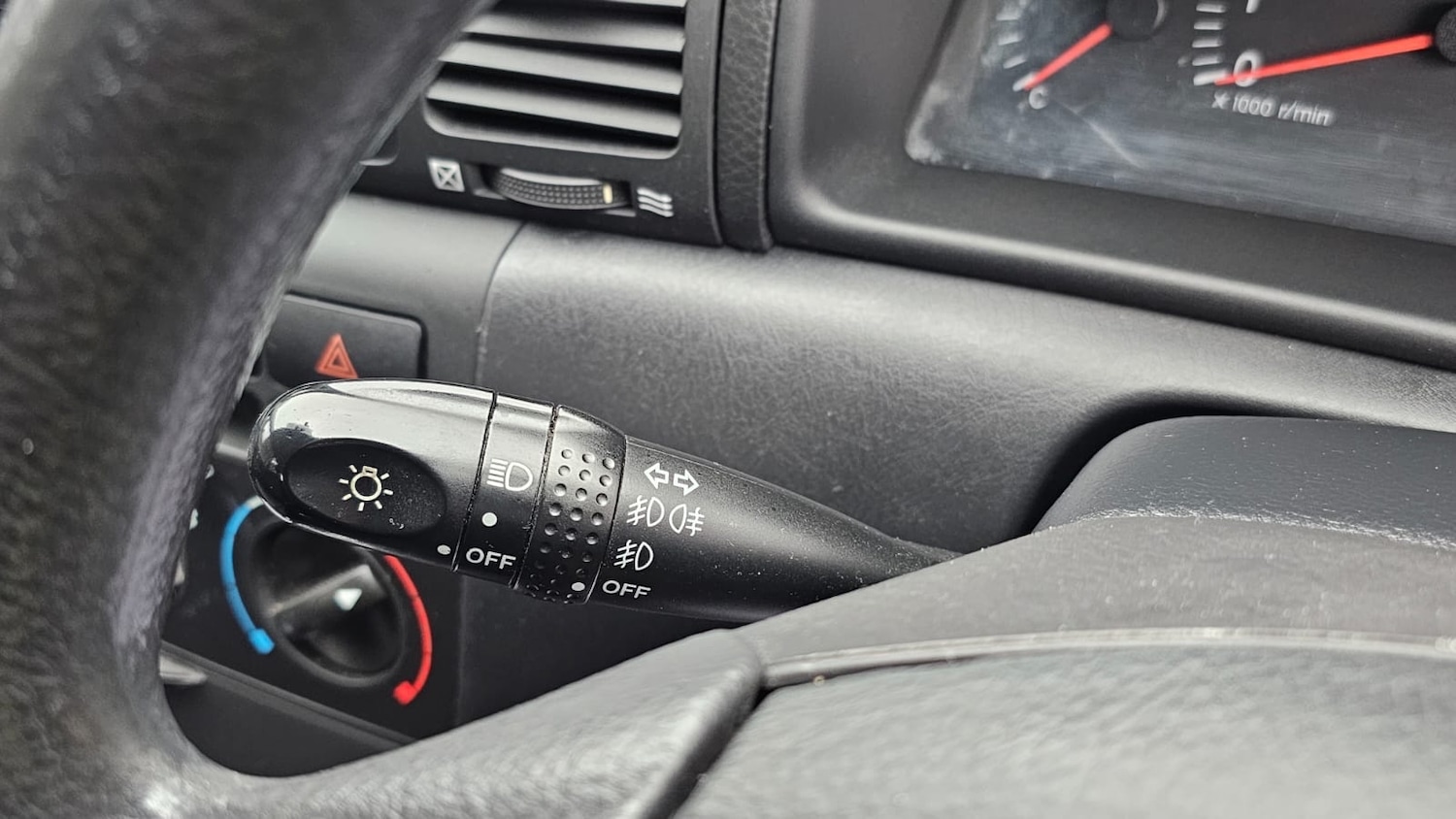 Used Toyota Corolla 2003 for sale - 76746257: Photo 33