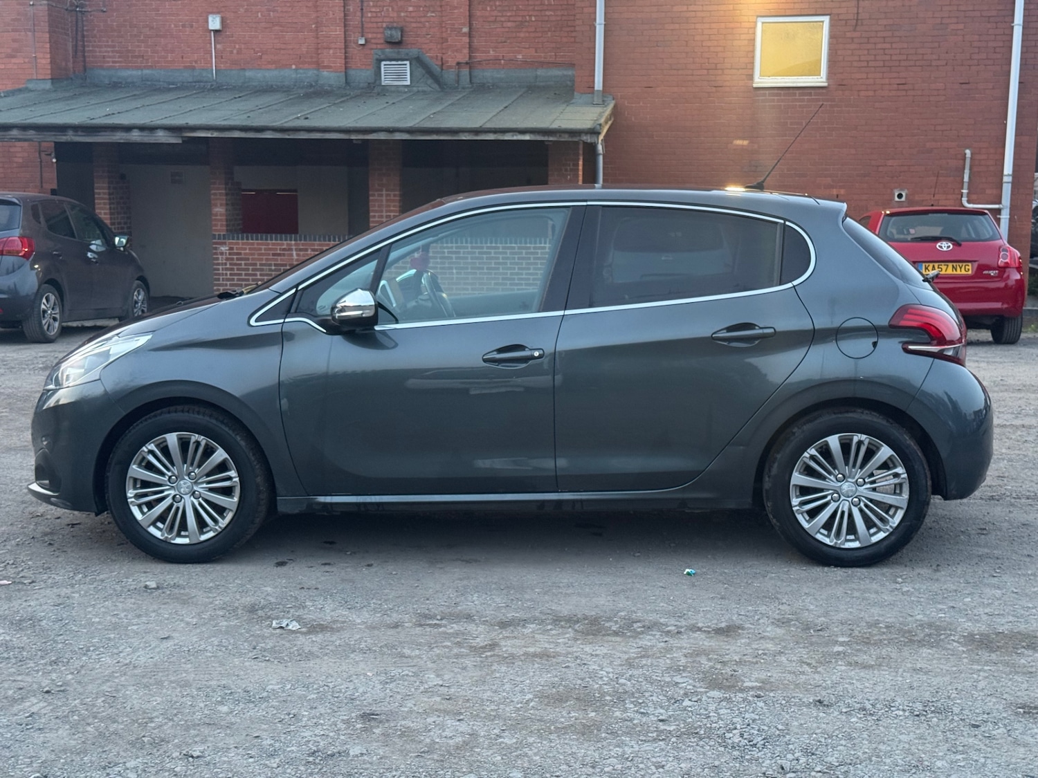 Used Peugeot 208 2017 for sale - 77968896: Photo 6
