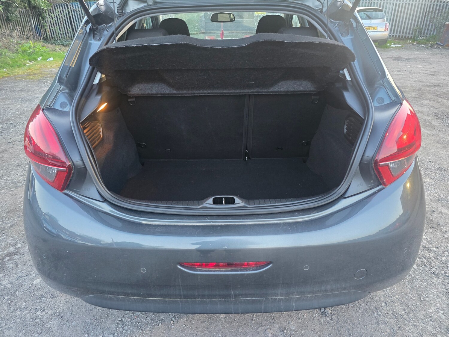 Used Peugeot 208 2017 for sale - 77938561: Photo 21