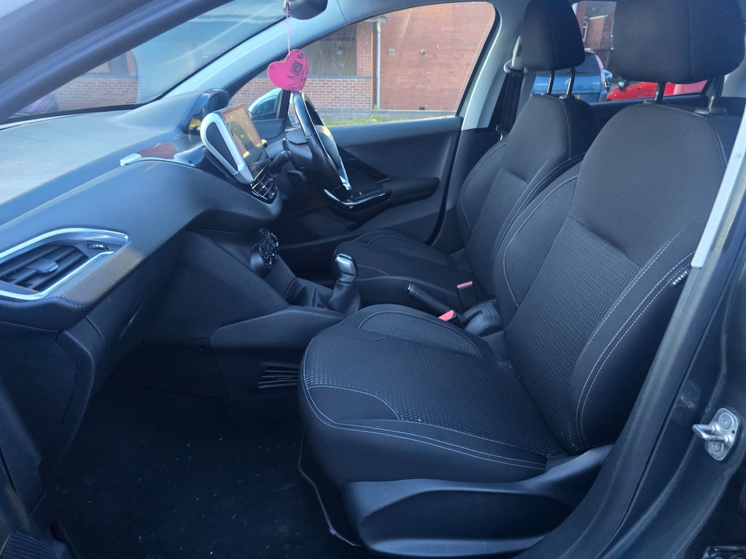 Used Peugeot 208 2017 for sale - 77938561: Photo 4