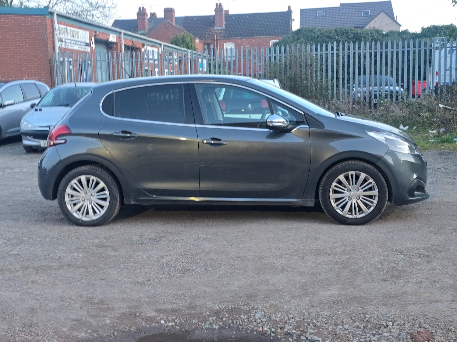 Used Peugeot 208 2017 for sale - 77938561: Photo 5