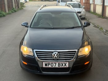 Volkswagen - Passat