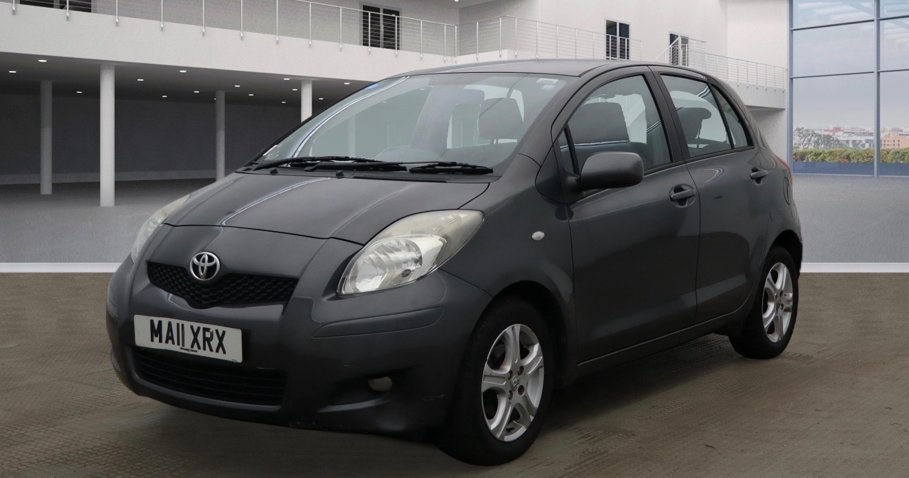 Used Toyota Yaris 2011 for sale - 77597576: Photo 2