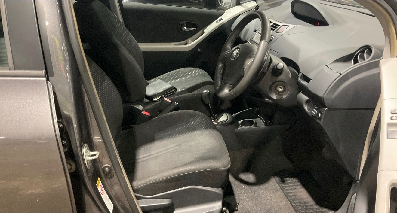 Used Toyota Yaris 2011 for sale - 77597576: Photo 7