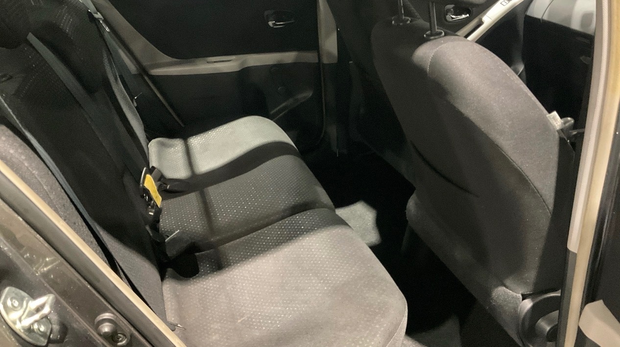 Used Toyota Yaris 2011 for sale - 77597576: Photo 8