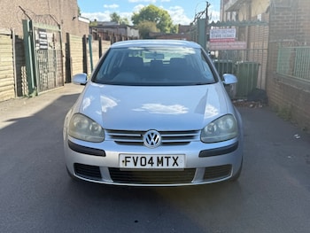 Used Volkswagen Golf 2004 for sale - 76037143: Photo