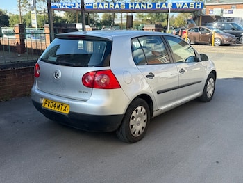 Used Volkswagen Golf 2004 for sale - 76037143: Photo