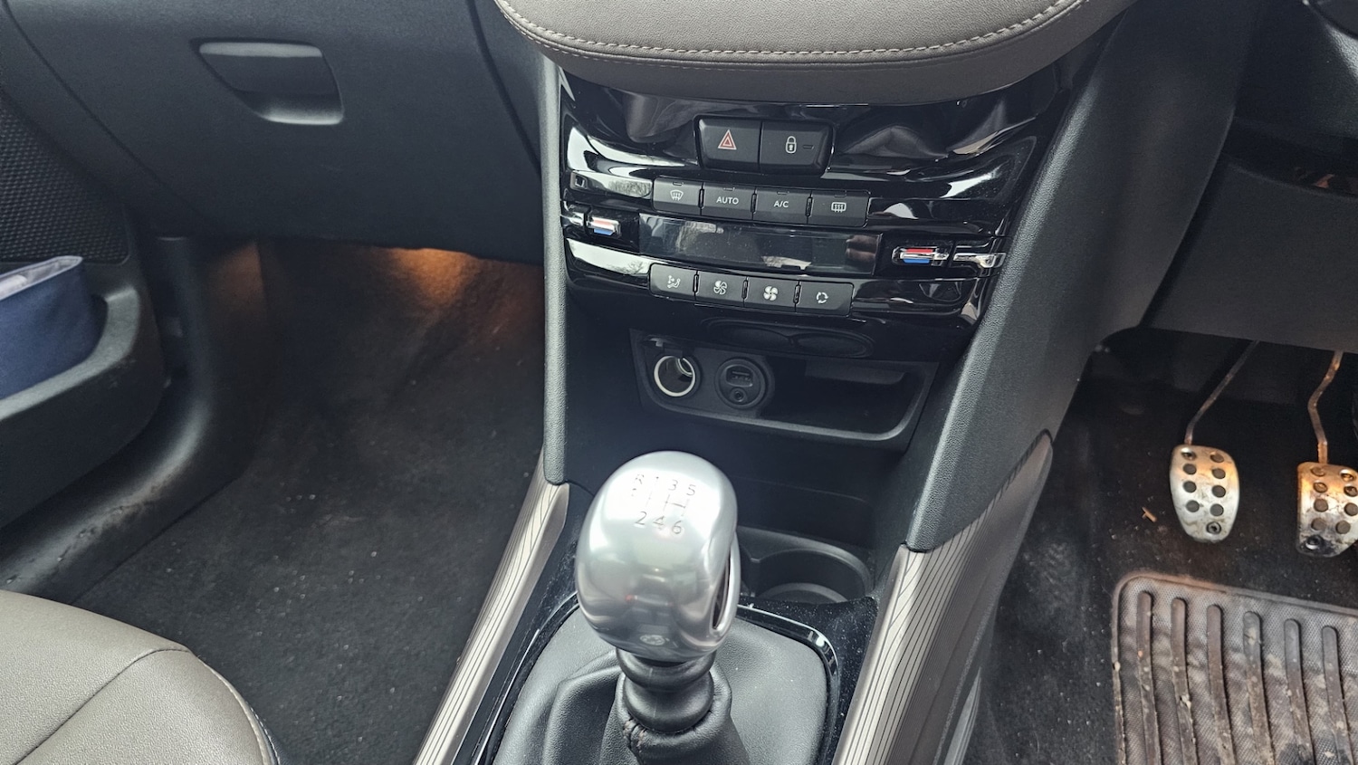 Used Peugeot 2008 2015 for sale - 77740276: Photo 14