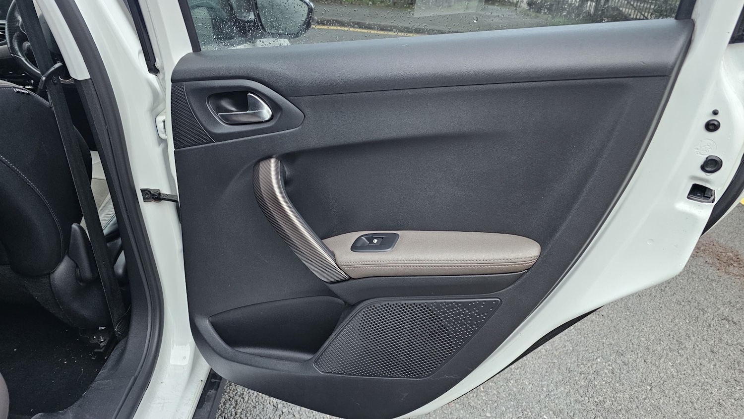 Used Peugeot 2008 2015 for sale - 77740276: Photo 31