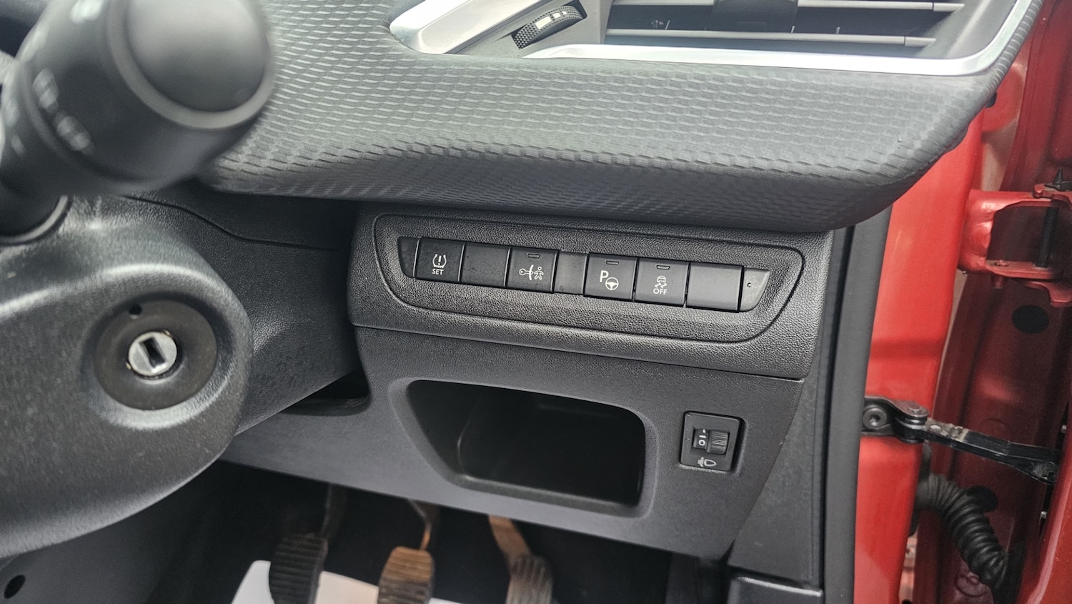 Used Peugeot 2008 2015 for sale - 77703189: Photo 29