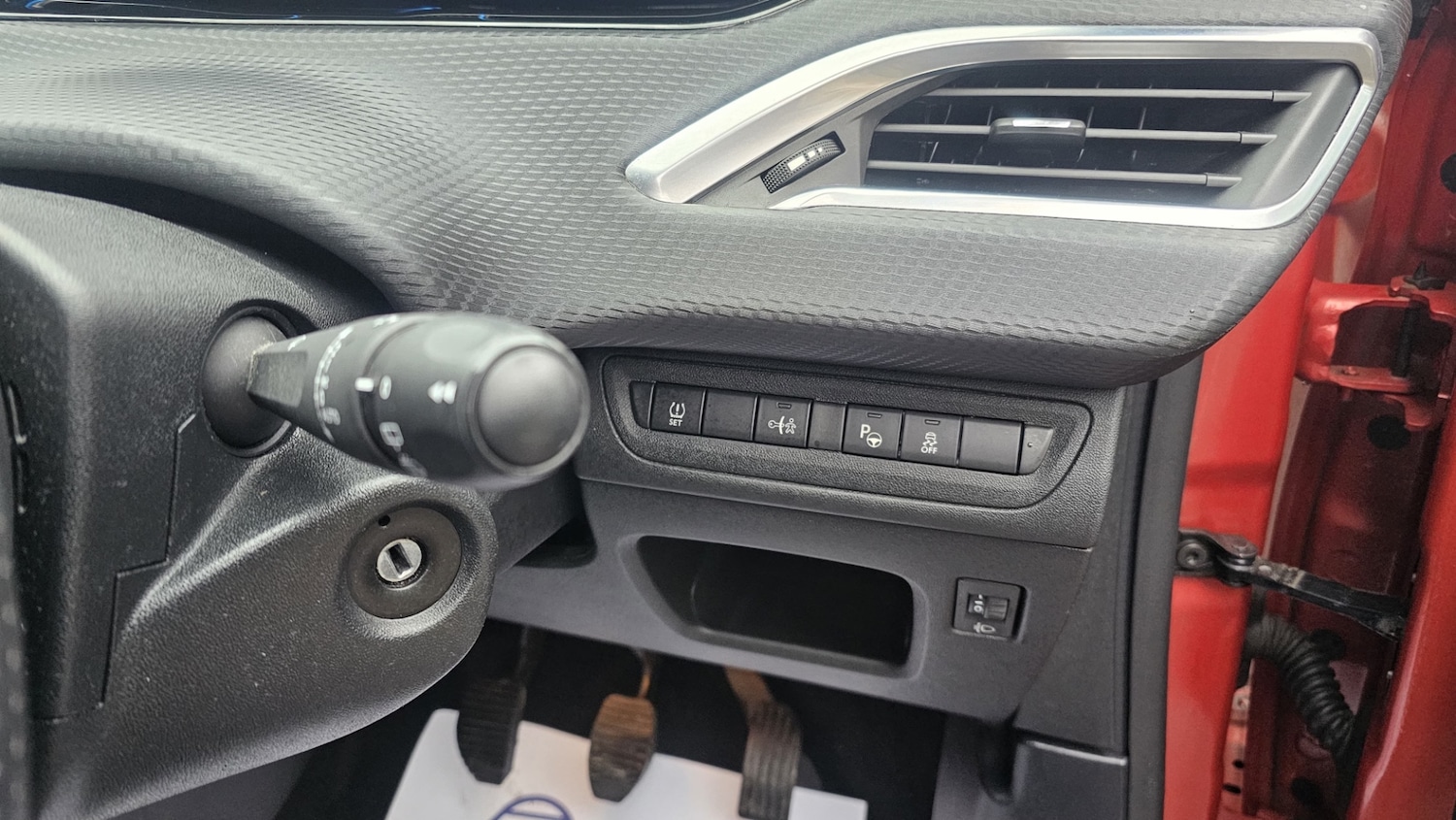 Used Peugeot 2008 2015 for sale - 77703189: Photo 30