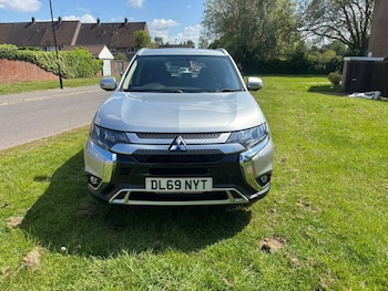 Mitsubishi Outlander feature image