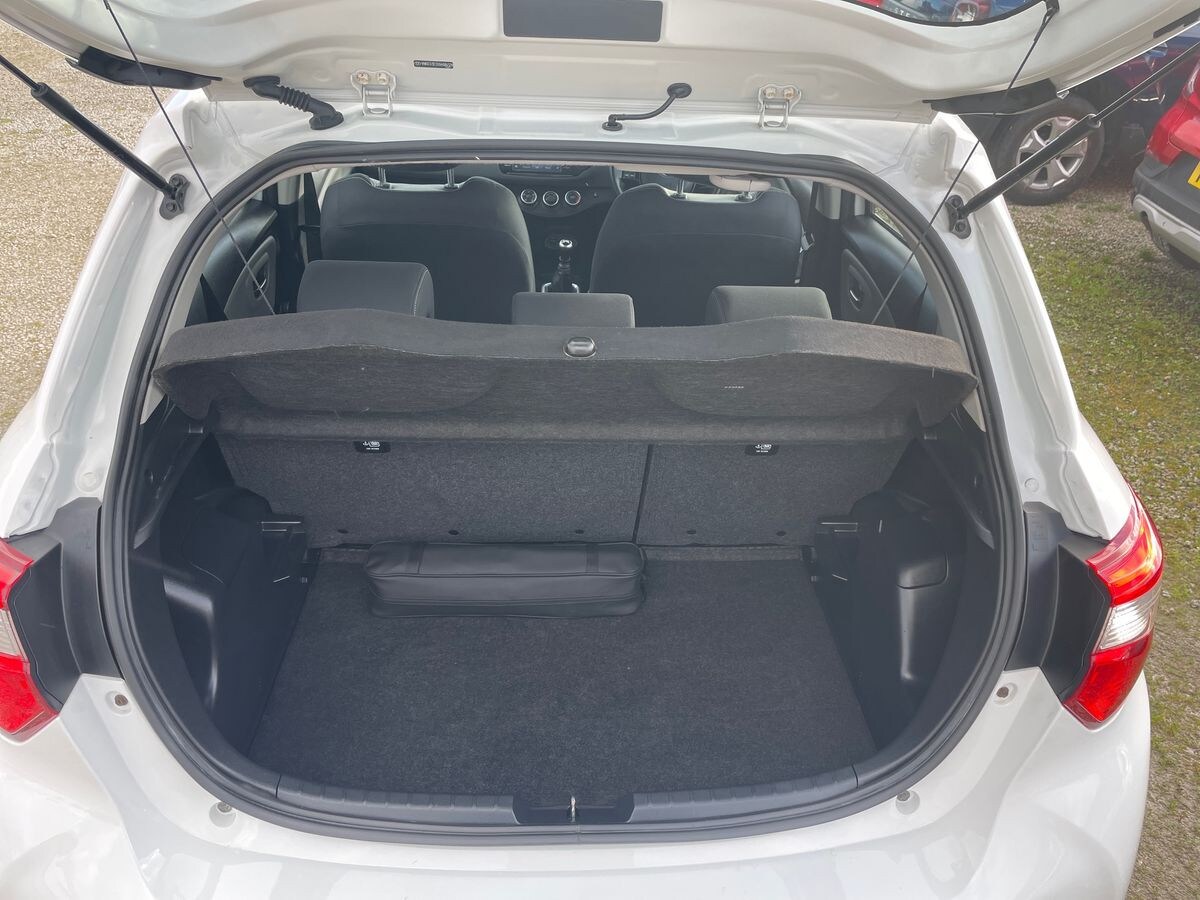 Used Toyota Yaris 2018 for sale - 76687579: Photo 21