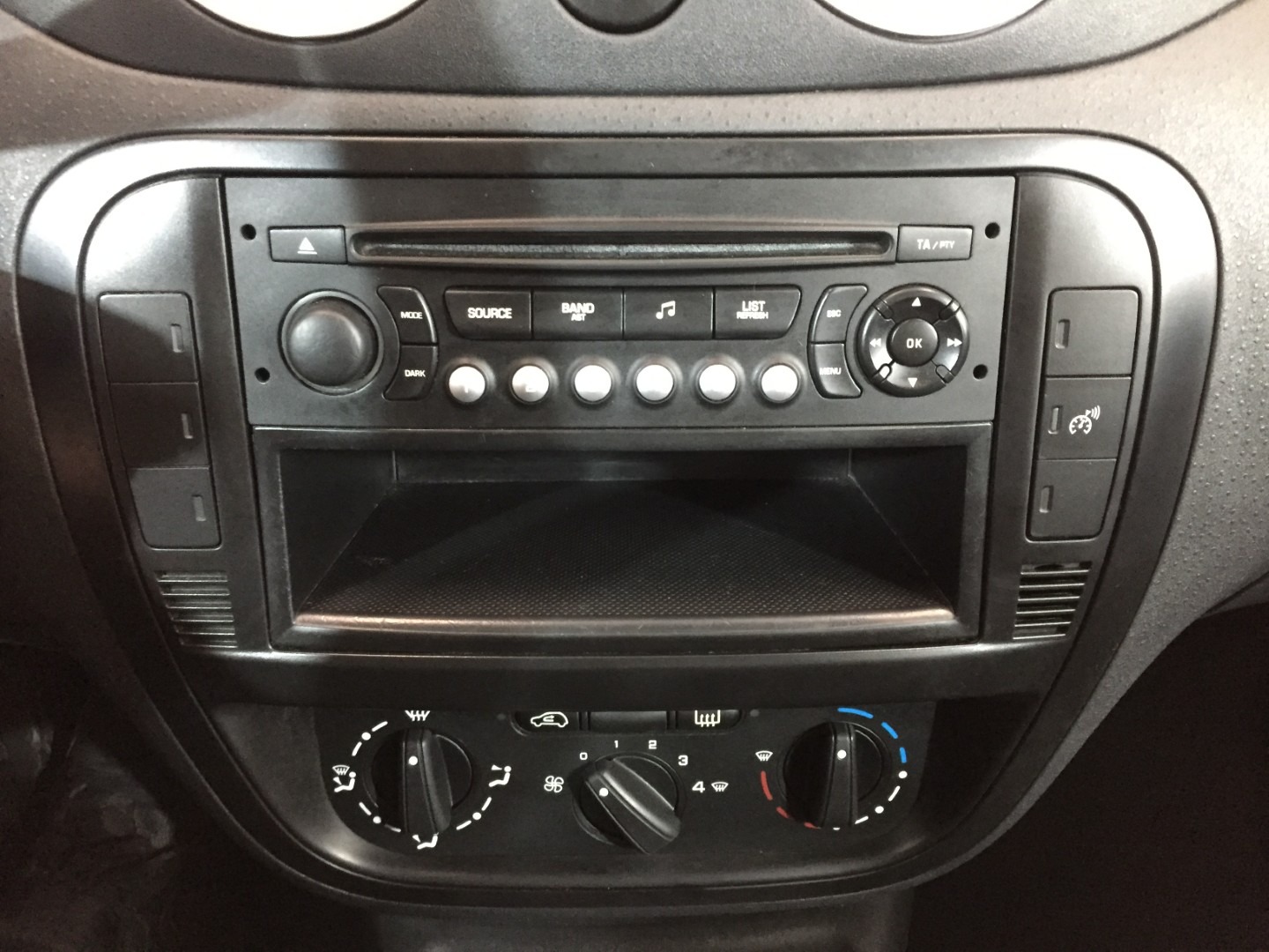 Used Citroen C3 2010 for sale - 76751972: Photo 13