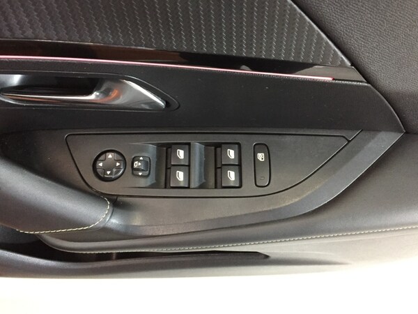 Used Peugeot 2008 2022 for sale - 74273919: Photo 11