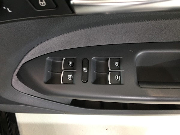 Used Volkswagen Touran 2012 for sale - 74993349: Photo 10