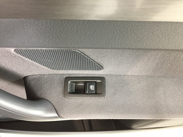 Used Volkswagen Touran 2012 for sale - 74993349: Photo 24