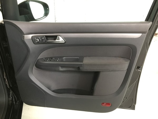 Used Volkswagen Touran 2012 for sale - 74993349: Photo 9