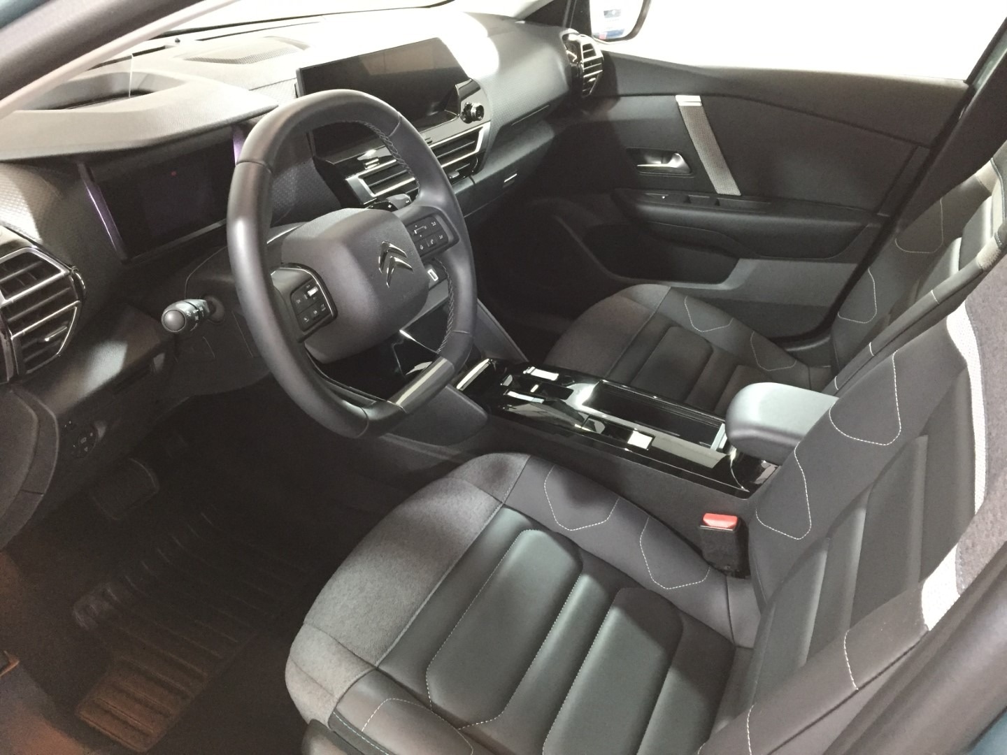 Used Citroen C4 2023 for sale - 76652779: Photo 10