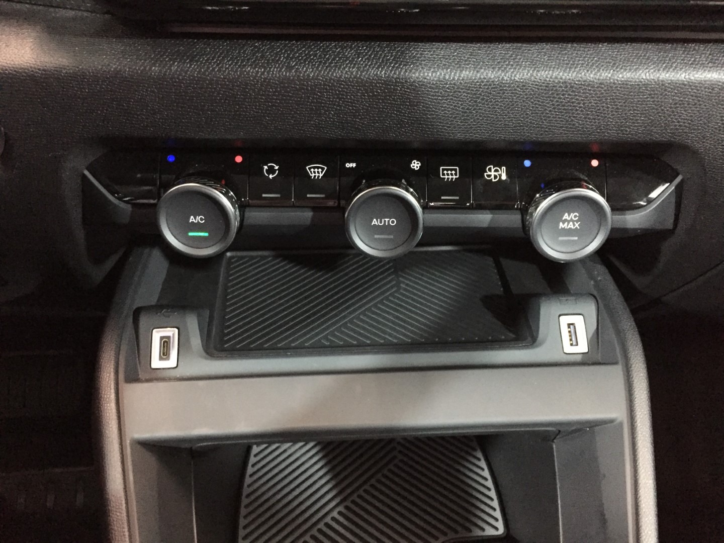 Used Citroen C4 2023 for sale - 76652779: Photo 25