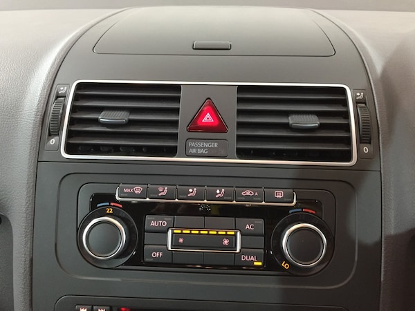 Used Volkswagen Touran 2011 for sale - 75662275: Photo 18