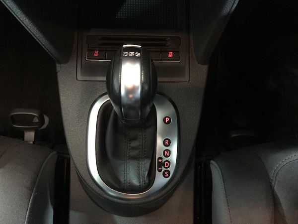 Used Volkswagen Touran 2011 for sale - 75662275: Photo 26