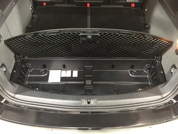 Used Volkswagen Touran 2011 for sale - 75662275: Photo 45