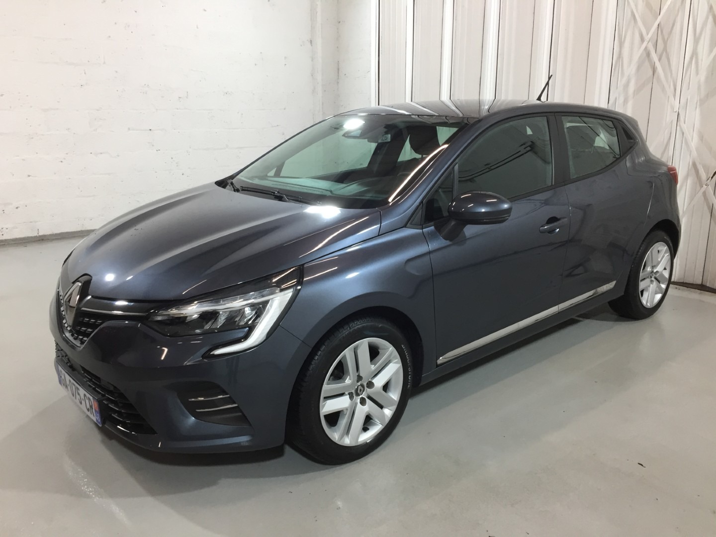 Used Renault Clio 2021 for sale - 76893364: Photo 2