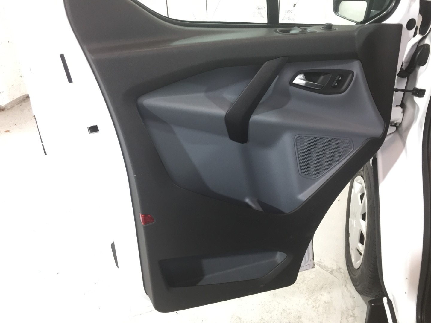 Used Ford Transit Custom 2015 for sale - 77261854: Photo 8