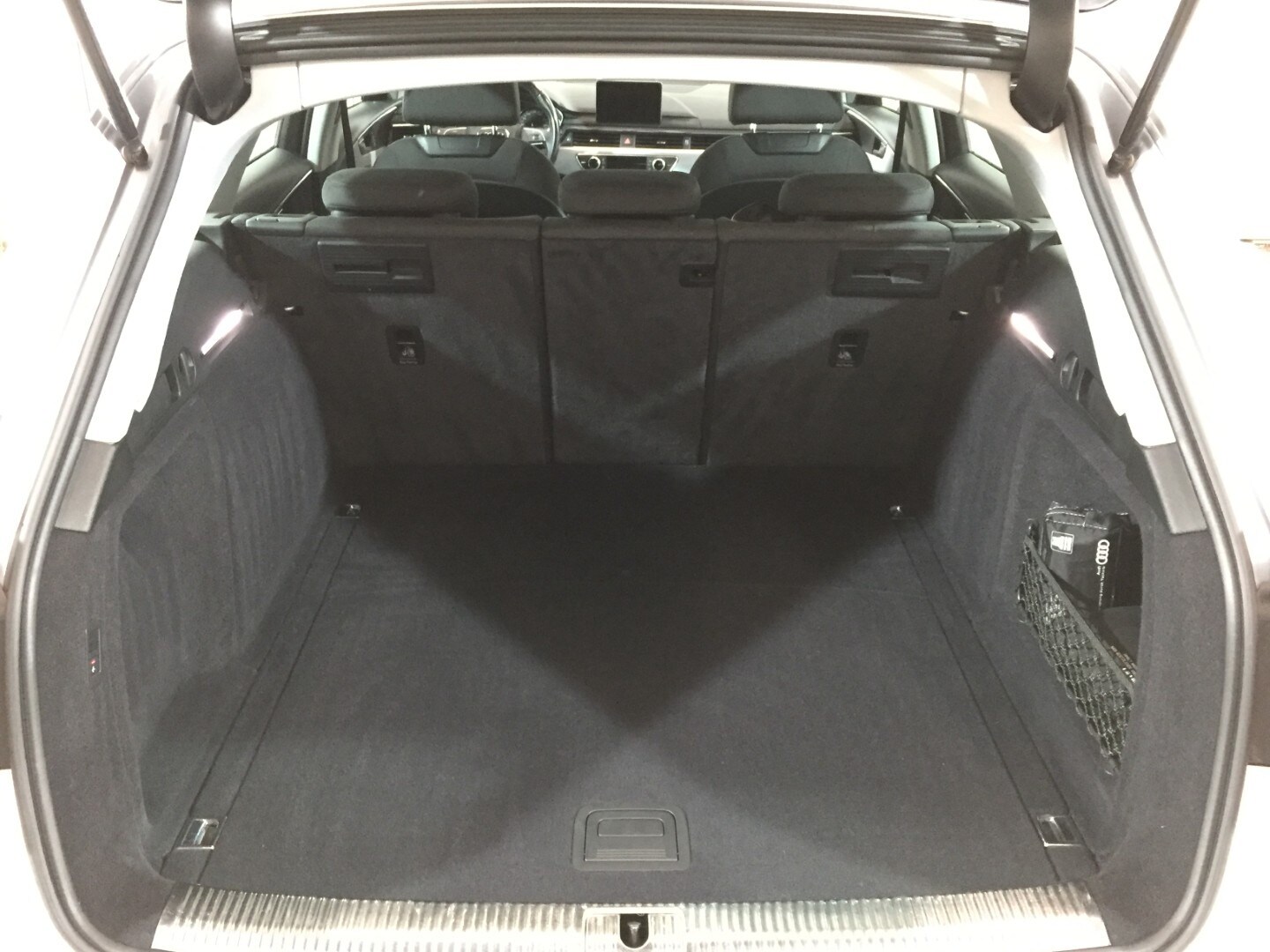 Used Audi A4 Allroad 2017 for sale - 76958858: Photo 40