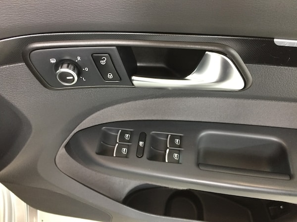 Used Volkswagen Touran 2012 for sale - 75260434: Photo 10